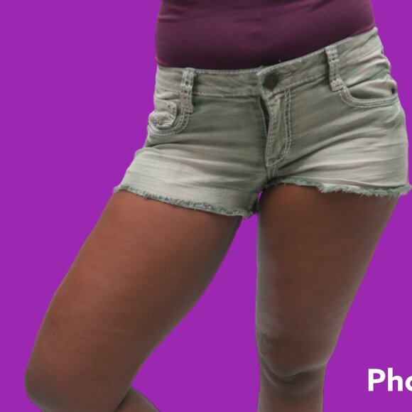 Southpole stretchy denim short shorts raw hem jeans in muted green size 7. - Picture 3 of 6